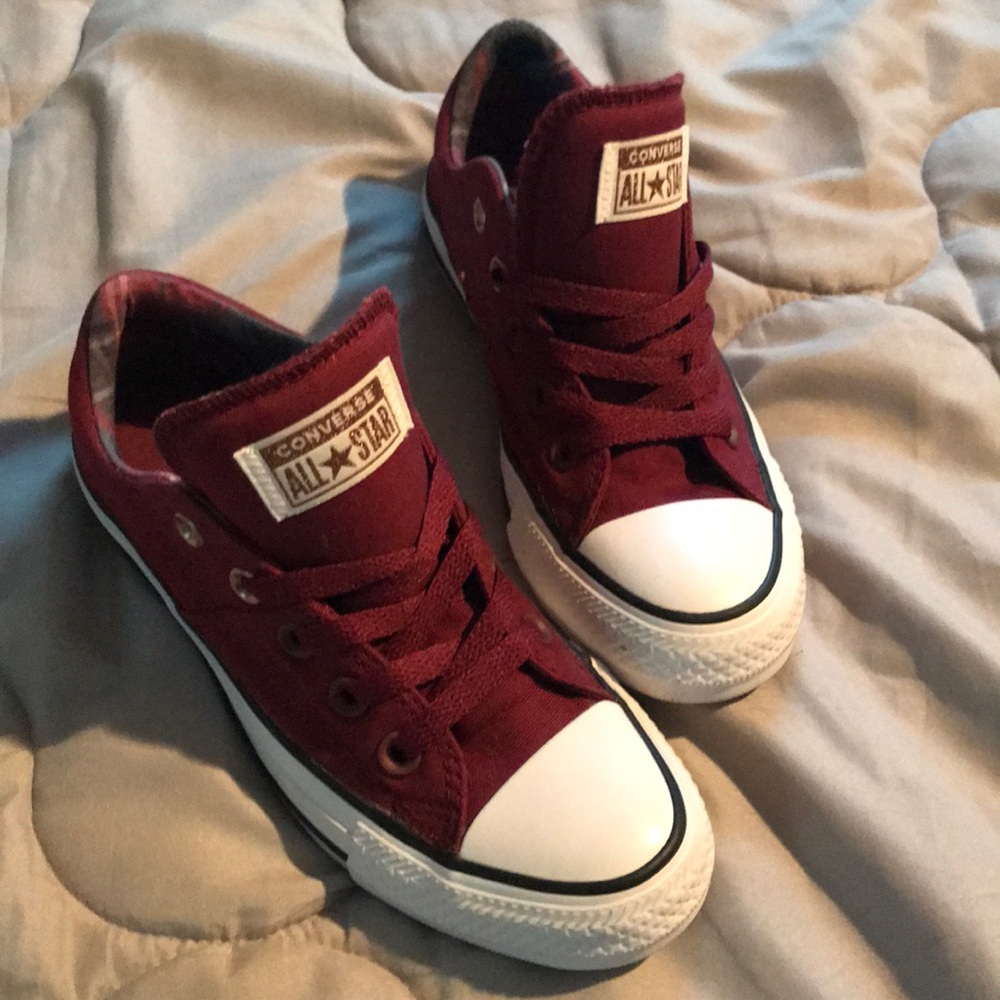 Converse lot tops